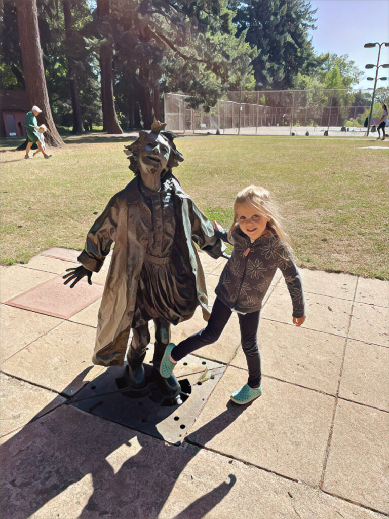 beverly Cleary sculpture garden in Portland